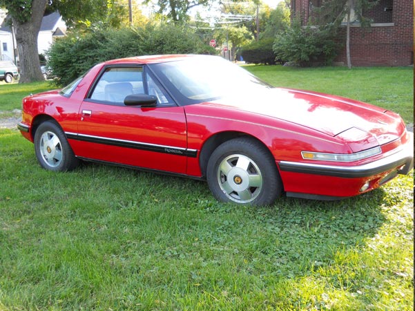 	1989 Red Buick Reatta Coupe $4,000