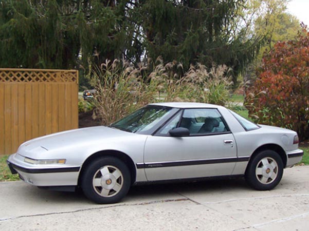 	1990 Silver Buick Reatta Coupe $2,000